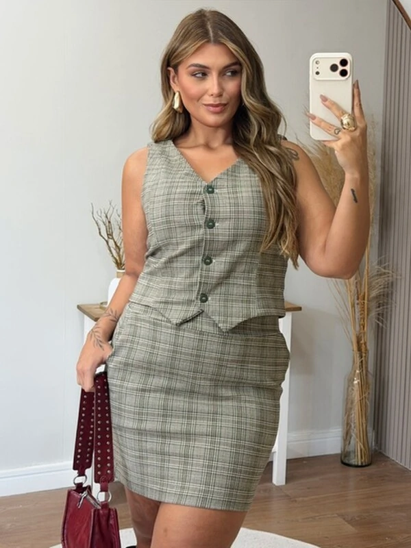 pre venda conjunto alfaiataria tweed xadrez colete e saia milan