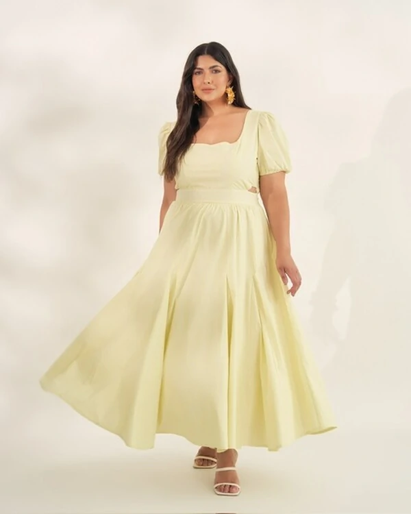 vestido midi evase cut out manga princesa quebela