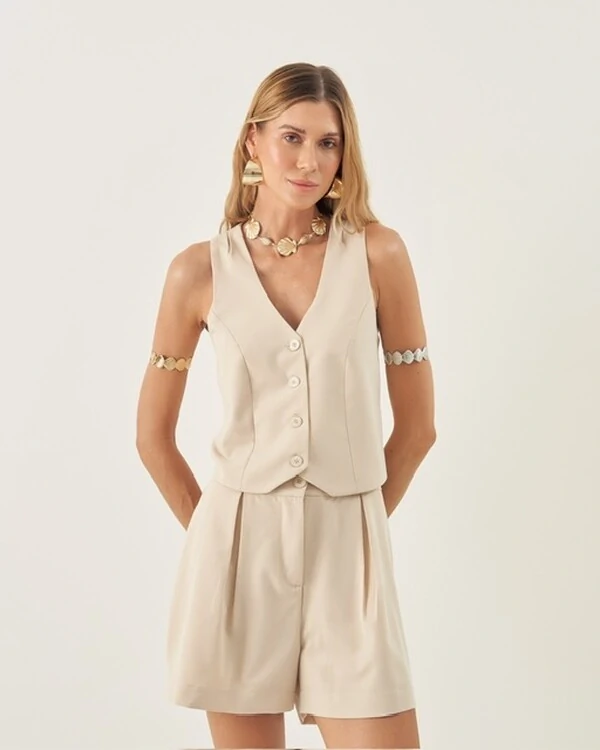 conjunto alfaitaria colete + shorts quebela