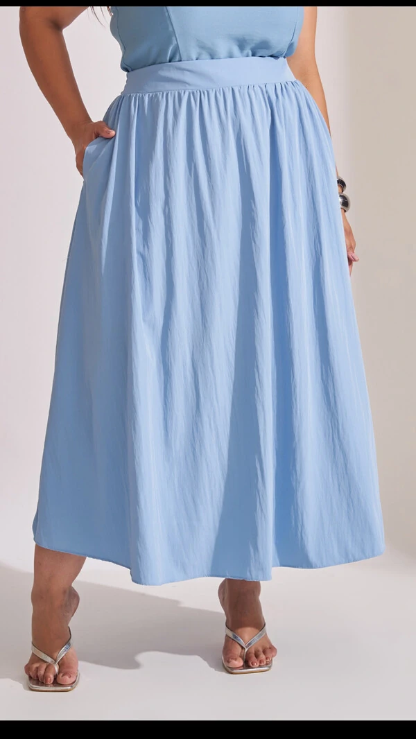 saia midi alongada evase collab kayla