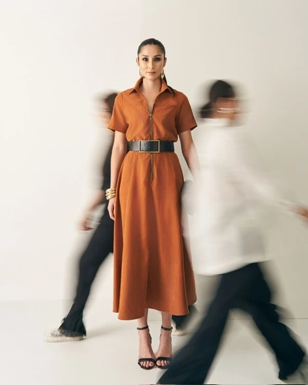 vestido evase com ziper frontal quebela