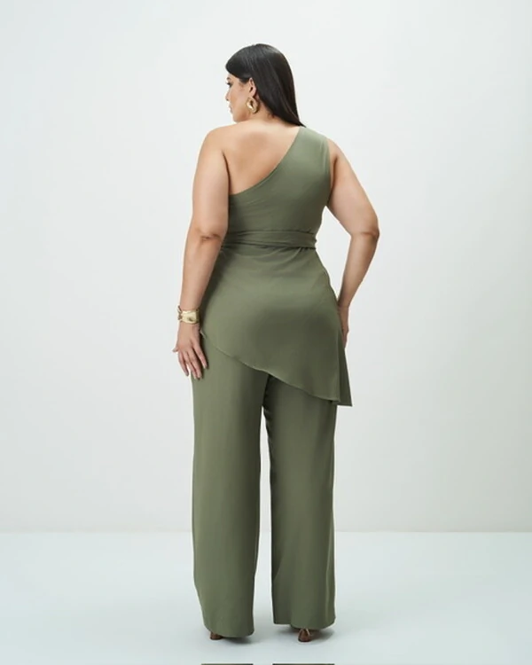 Conjunto calca reta+ blusa um ombro e faixa quebela