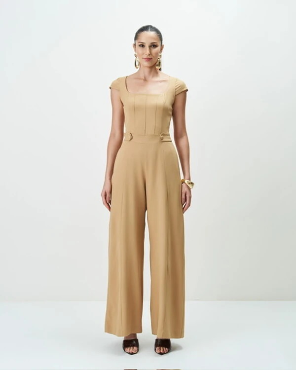 macacao decote quadrado com recortes em alfaiataria e forro quebela