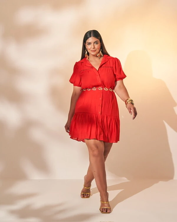 vestido chemise com renda detalhe entremeio quebela