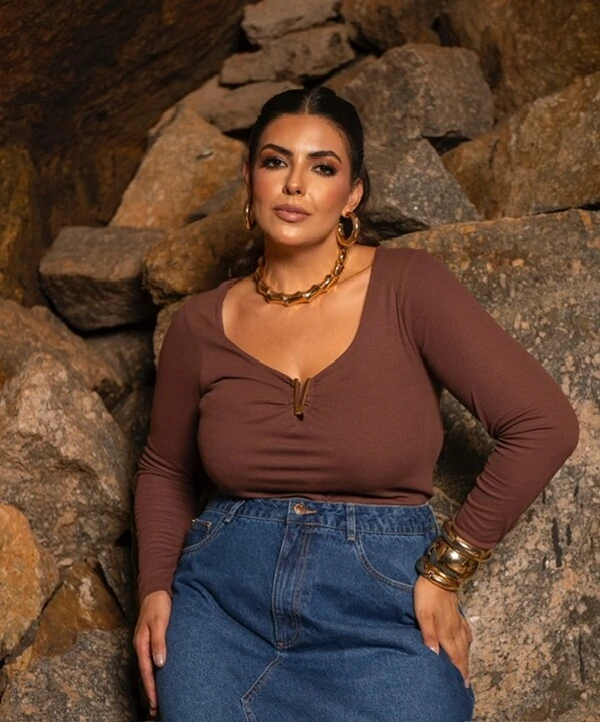 pre venda blusa detalhe aro v decote canelado ribana season divas