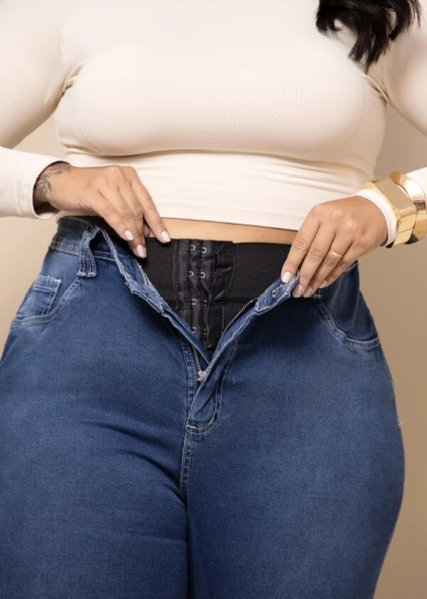 calca jeans skinny com cinta compressora interna fofi