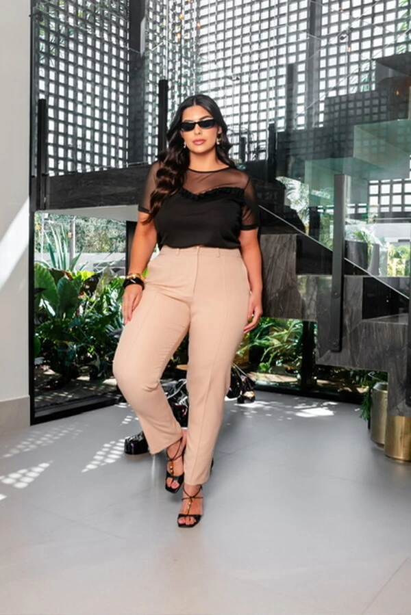 blusa canelada com decote coracao e tule predil