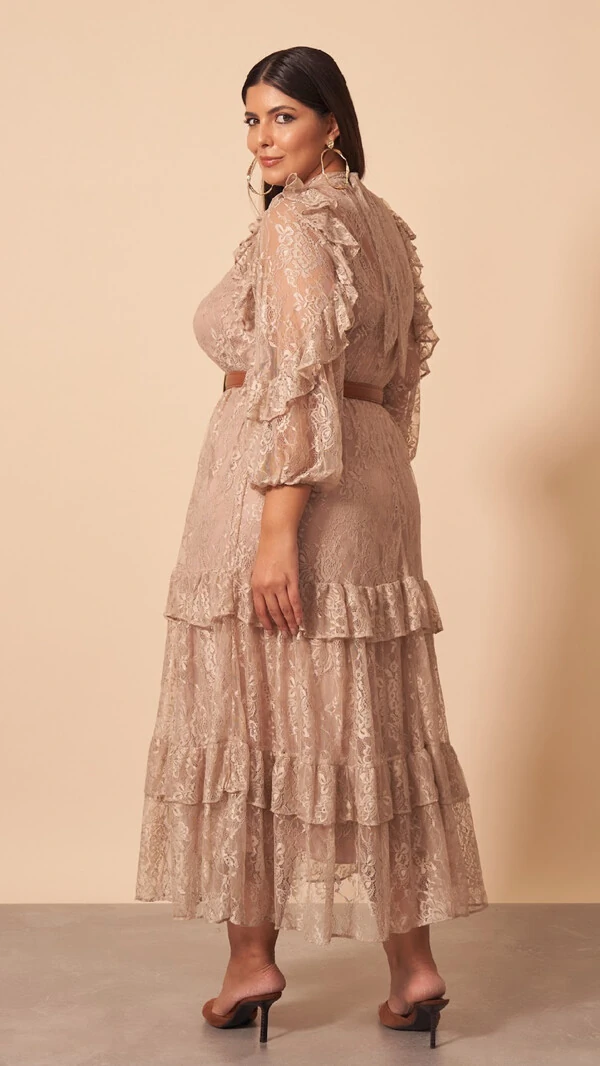vestido longo renda soft romantic quebela