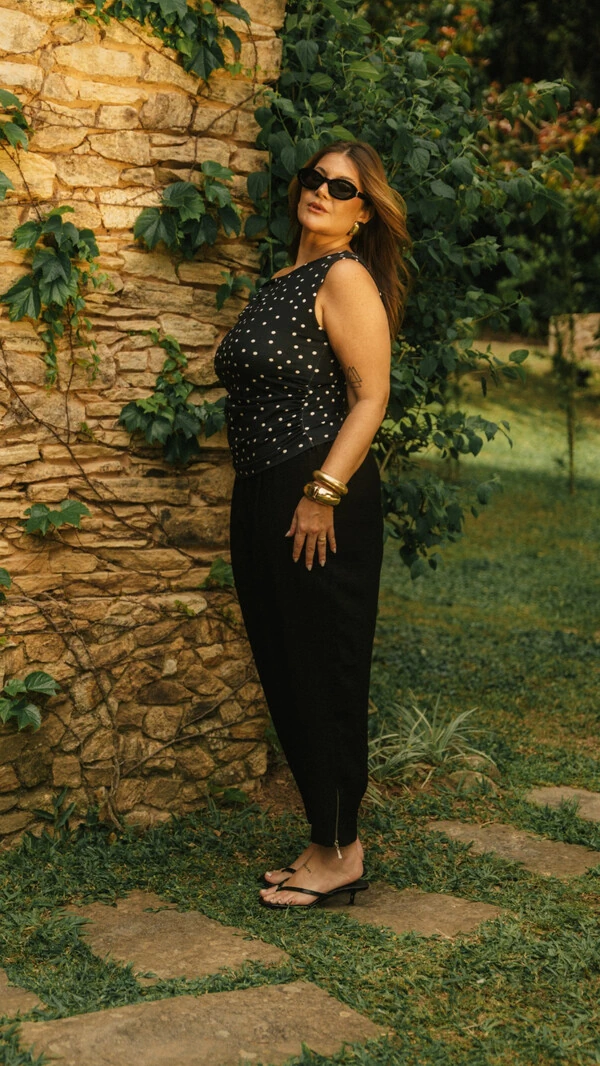 blusa poa assimetrica malha fria collab kayla