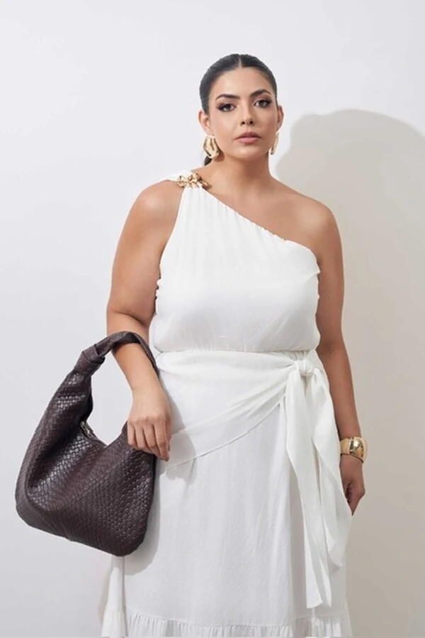 vestido um ombro midi com fivela organica kayla