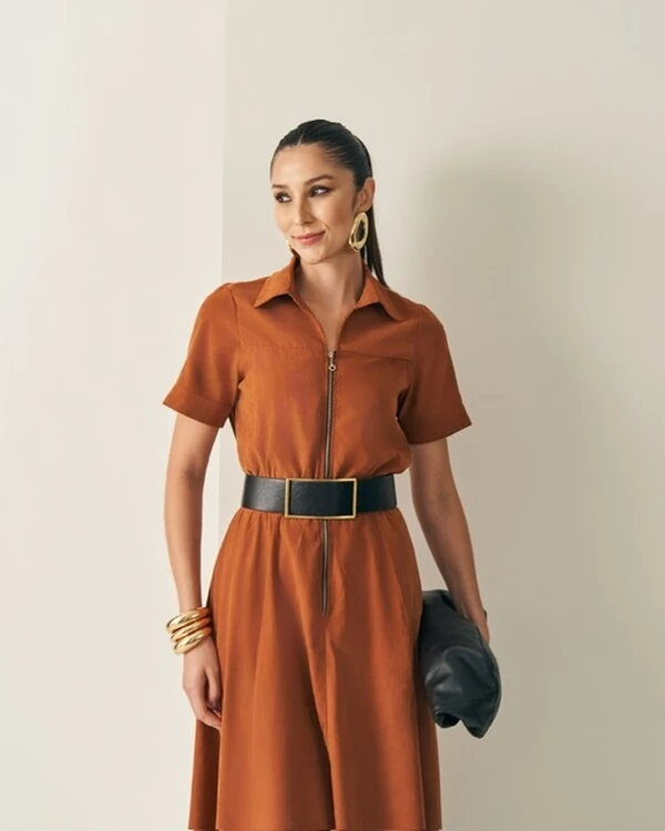 vestido evase com ziper frontal quebela