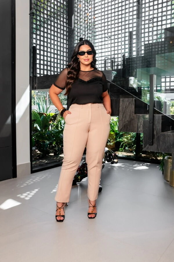 blusa canelada com decote coracao e tule predil