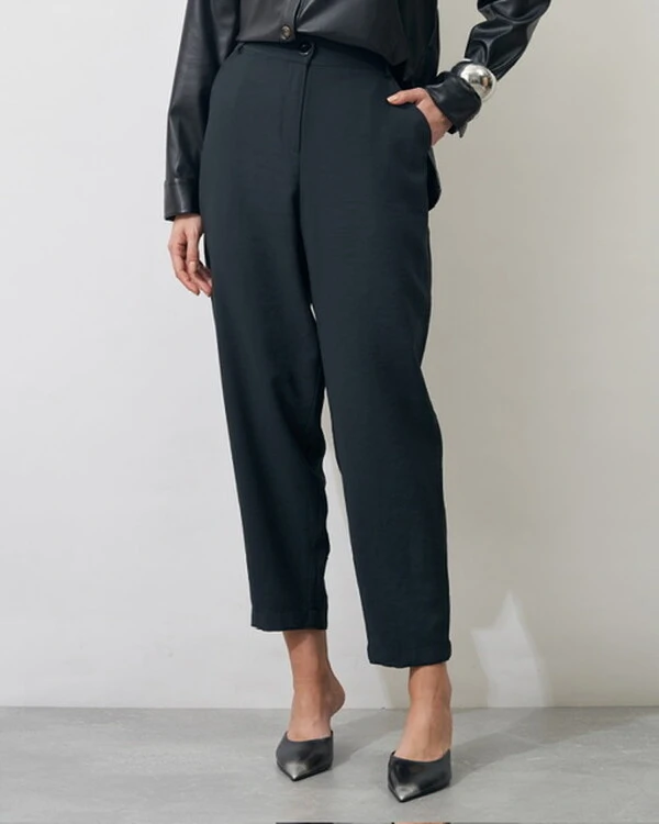 Calça alfaiataria cenoura carol kayla