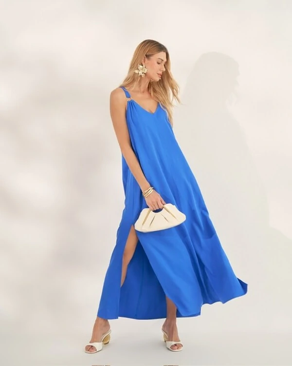vestido longo com argolas quebela