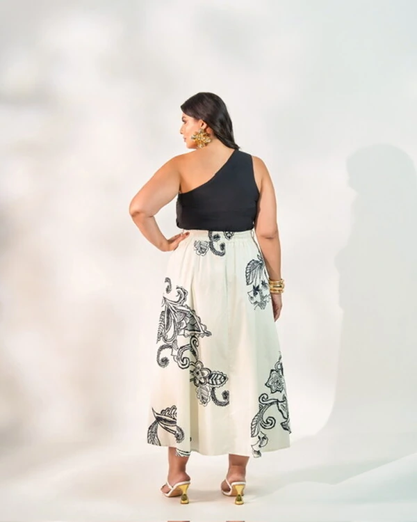 saia midi estampa efeito bordado quebela