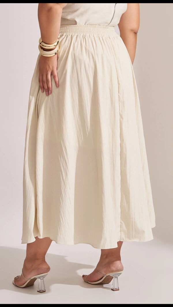 saia midi alongada evase collab kayla