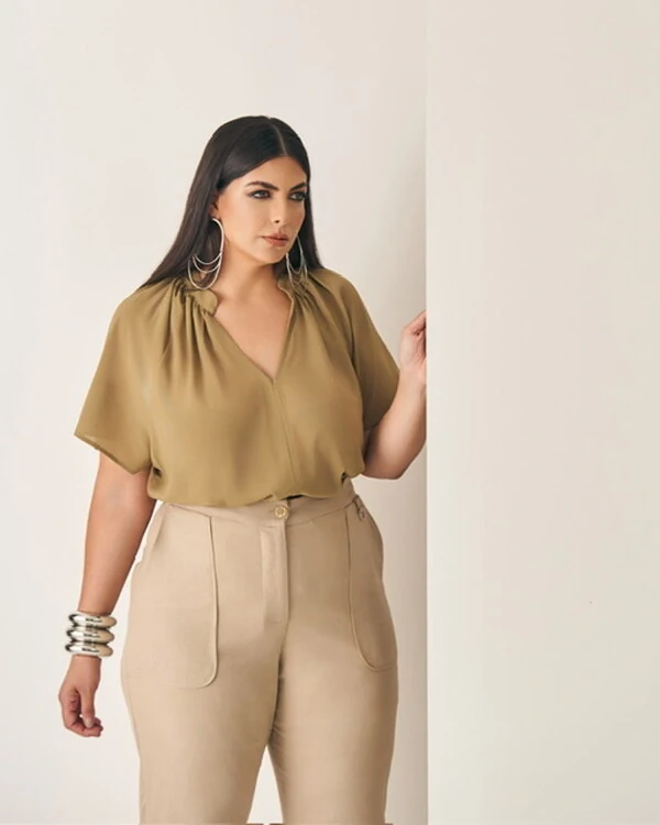 blusa com franzidos crepe quebela