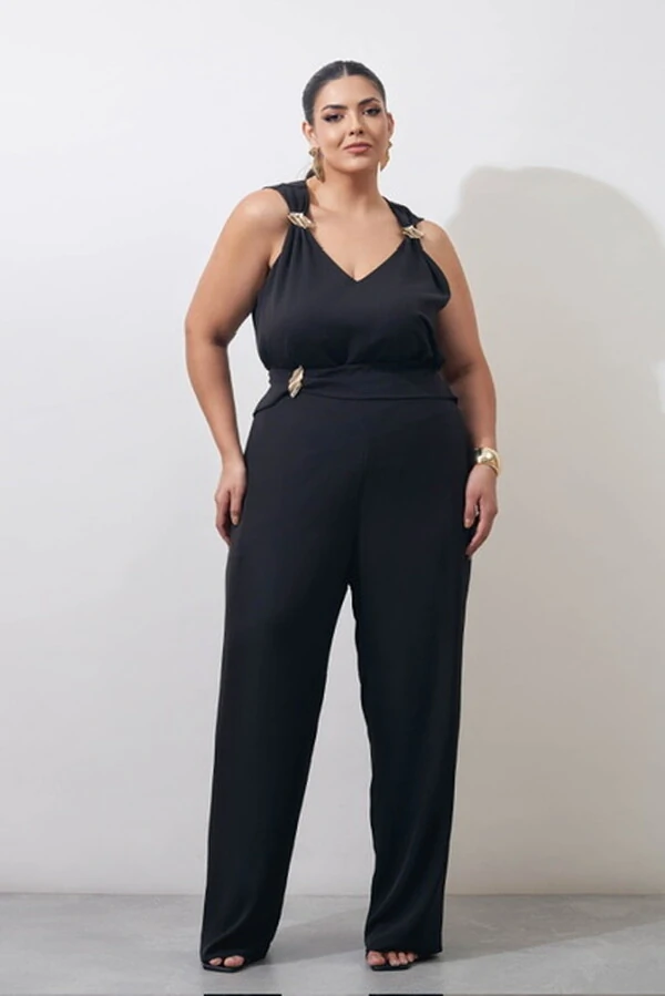 calca may com fivela dourada no cos kayla