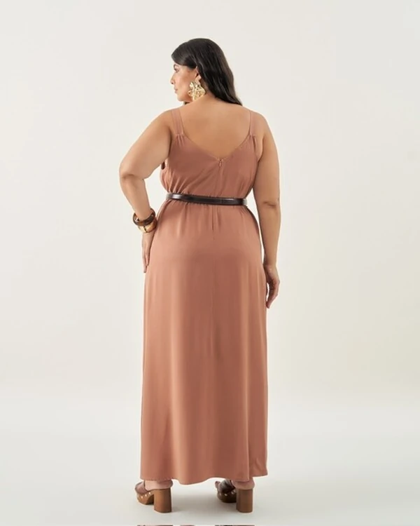vestido longo com argolas quebela