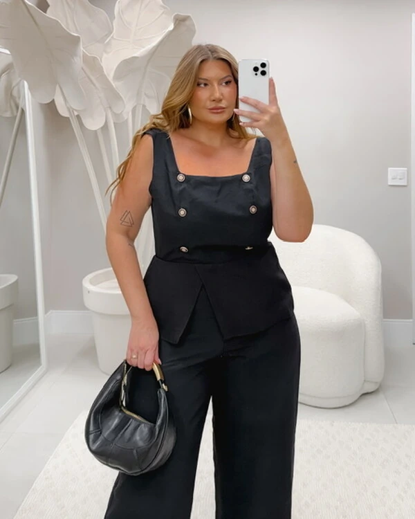 Pre venda macacao alfaiataria com botoes duas