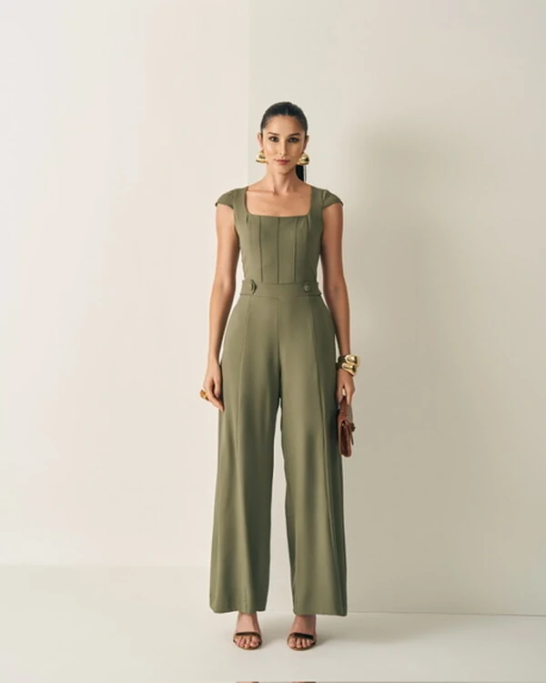 macacao decote quadrado com recortes em alfaiataria e forro quebela