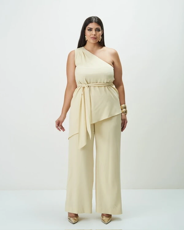 Conjunto calca reta+ blusa um ombro e faixa quebela