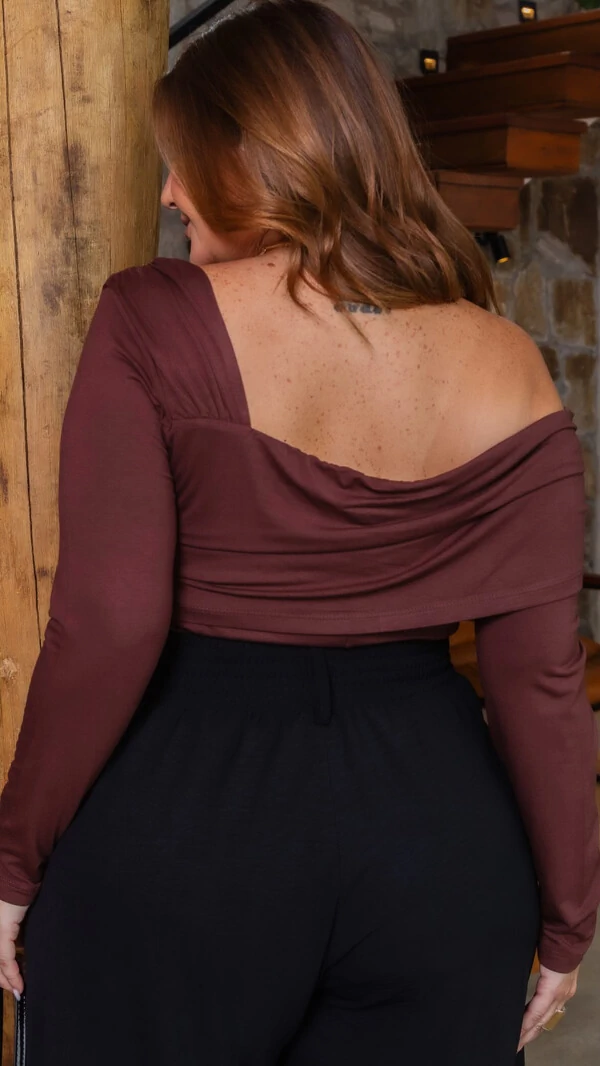 pre venda blusa canelada assimetrica ombro mr fr