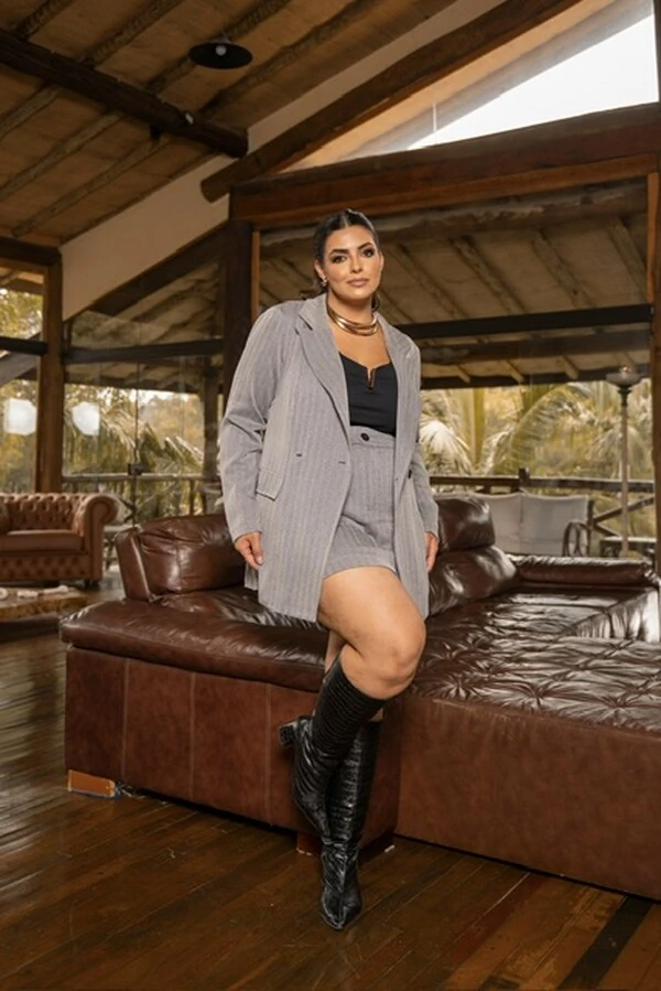 pre venda conjunto blazer com shorts aia chevron season