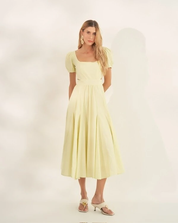 vestido midi evase cut out manga princesa quebela