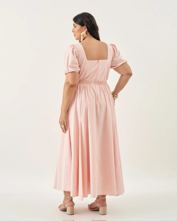 vestido midi evase cut out manga princesa quebela