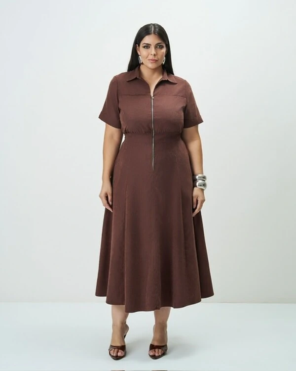 vestido evase com ziper frontal quebela