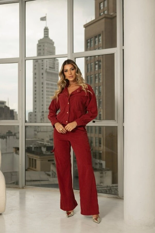 PRE VENDA conjunto jaqueta com calca flare em veludo cotele divas