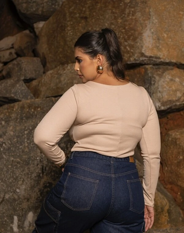 pre venda blusa detalhe aro v decote canelado ribana season divas