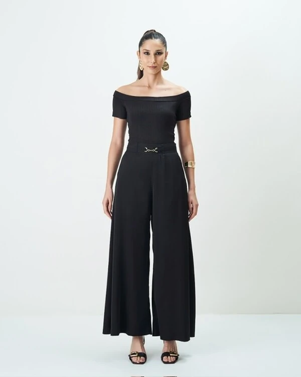 calca pantalona alfaiataria com fivela quebela