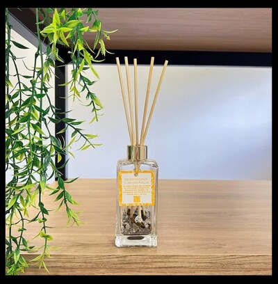 Foto Difusor Aromático de Vidro com Pedras Naturais