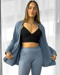 Cardigan Bossa Preguistê: O Abraço de Elegância do seu Conjunto