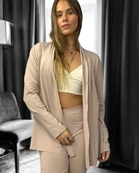 Cardigan Bossa Preguistê: O Abraço de Elegância do seu Conjunto