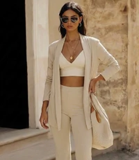 Cardigan Bossa Preguistê: O Abraço de Elegância do seu Conjunto
