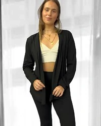 Cardigan Bossa Preguistê: O Abraço de Elegância do seu Conjunto