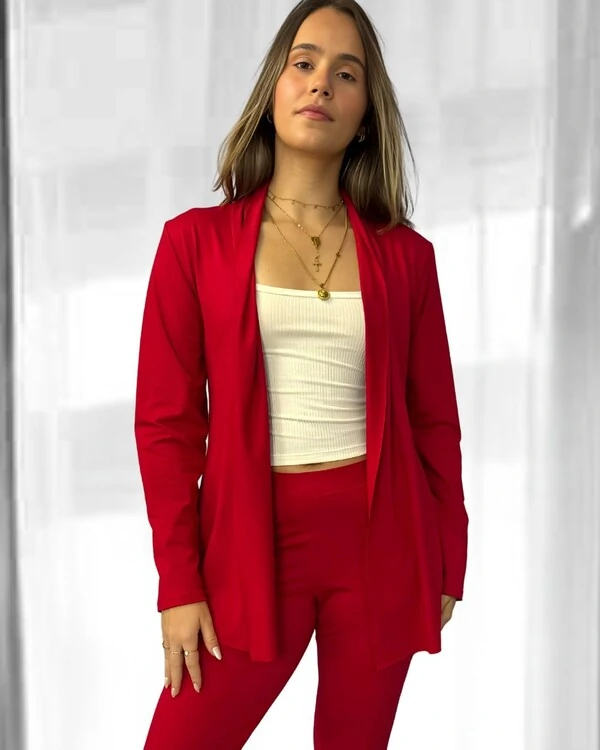 Cardigan Bossa Preguistê: O Abraço de Elegância do seu Conjunto