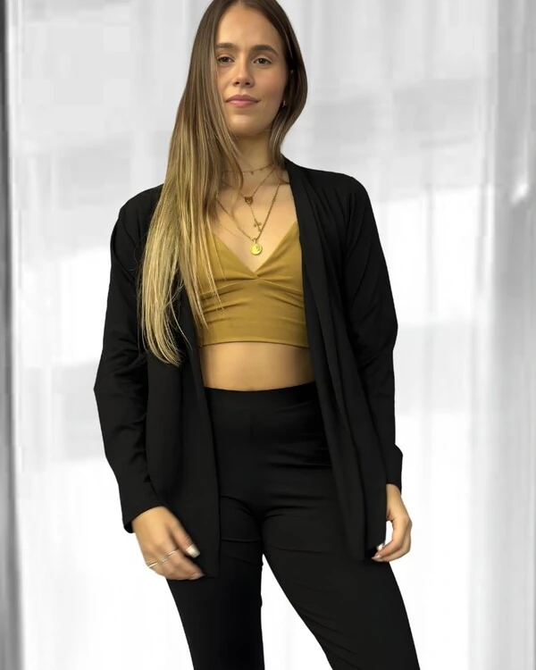 Cardigan Bossa Preguistê: O Abraço de Elegância do seu Conjunto