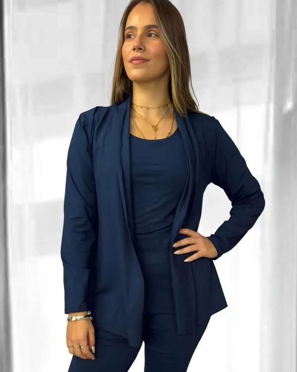Cardigan Bossa Preguistê: O Abraço de Elegância do seu Conjunto