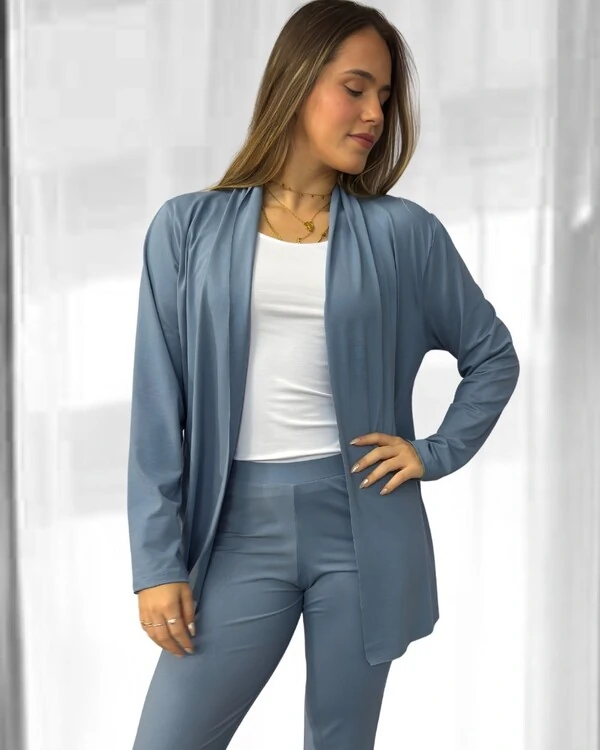 Cardigan Bossa Preguistê: O Abraço de Elegância do seu Conjunto