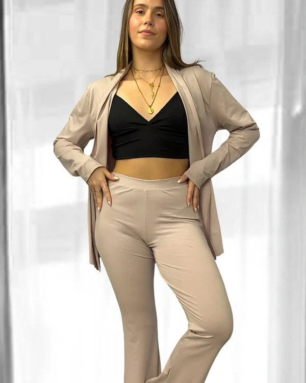 Calça Nova Preguistê: A Elegância Atemporal para sua Bossa Nova