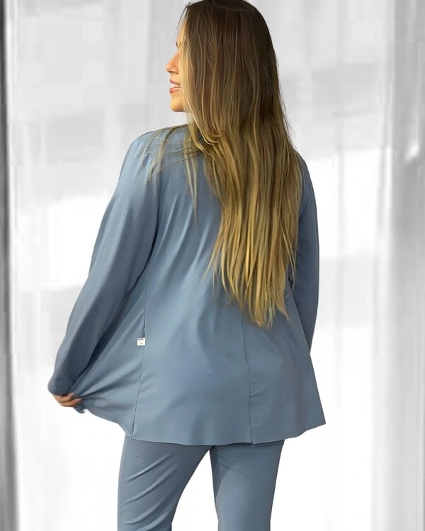 Cardigan Bossa Preguistê: O Abraço de Elegância do seu Conjunto