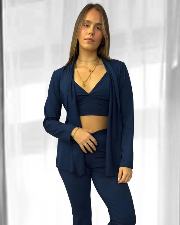 Cardigan Bossa Preguistê: O Abraço de Elegância do seu Conjunto