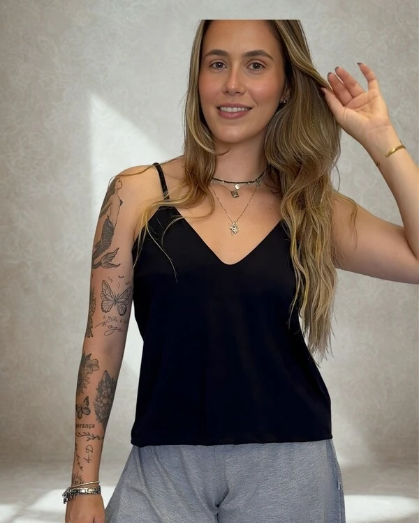 Blusa de Alça Reta Linda