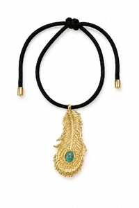 Gargantilha Choker Cordão Ajustável e Pingente Pena Dourado