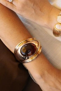 Bracelete Maxi Abaulado e Pedra Oval Dourado