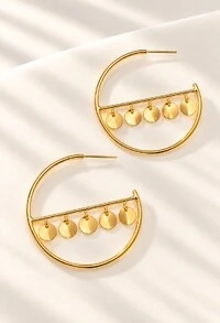 Brinco Semijoia Essenza Argola Medalhas Dourado